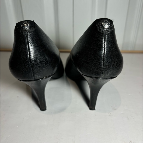 Michael Kors black leather 3” kitten kneel.  Size 7.5 - Picture 4 of 6